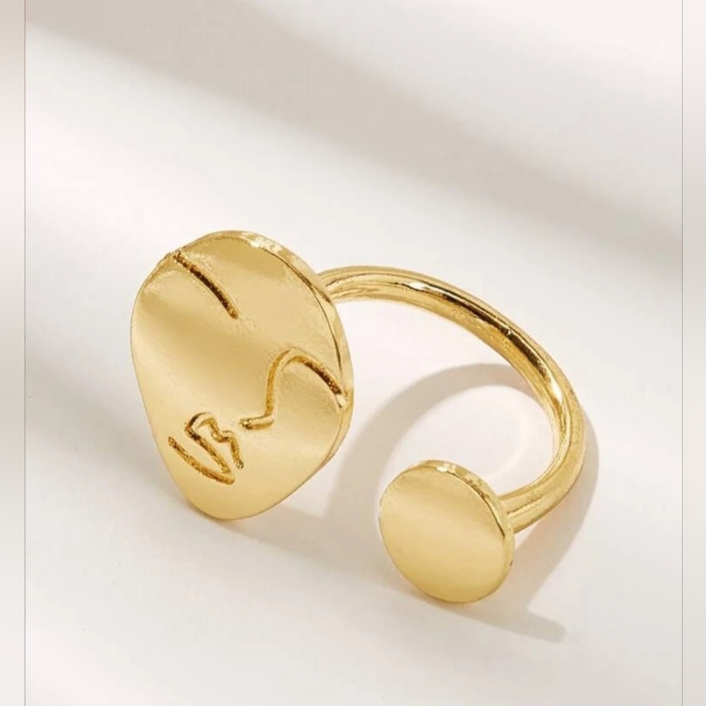 GOLD RING - Picture 2 of 2